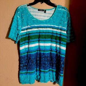 Elementz Blouse XL in Good used Condition, green, blue and white.